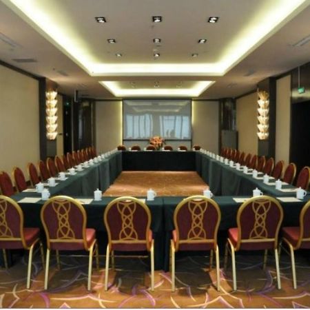 Inzone Garland Hotel Jinan Afaceri foto